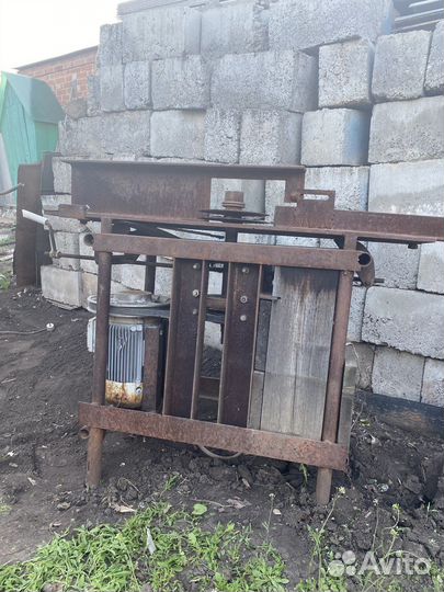 Станок деревообрабатывающий