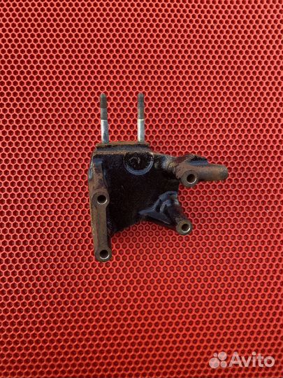 Кронштейн опоры грм mitsubishi carisma 1.8 gdi