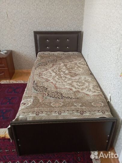Кровать