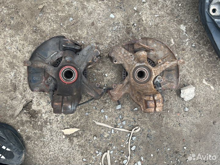 Правый поворотный кулак фольксванен гольф 4