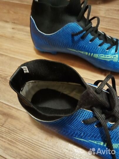 Футбольные бутсы 42р