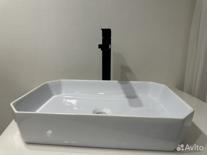 Комплект раковина в ванную и кран