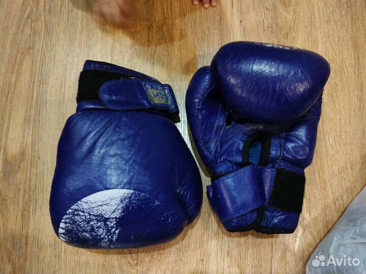Боксерские перчатки