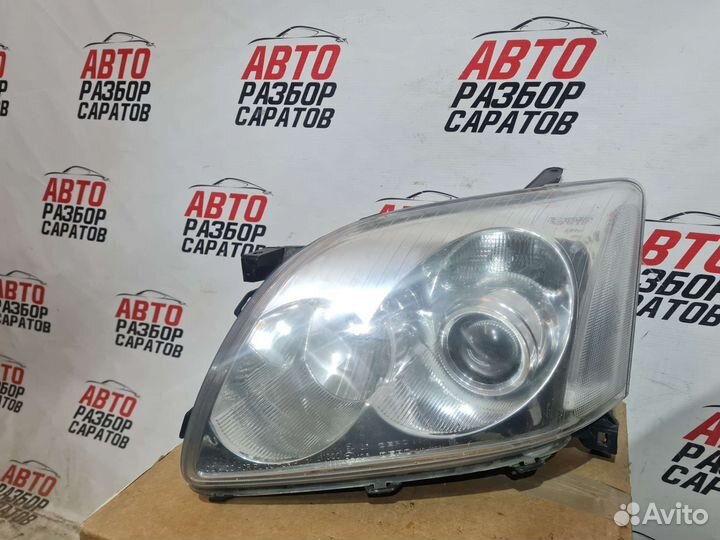 Фара левая Toyota Avensis