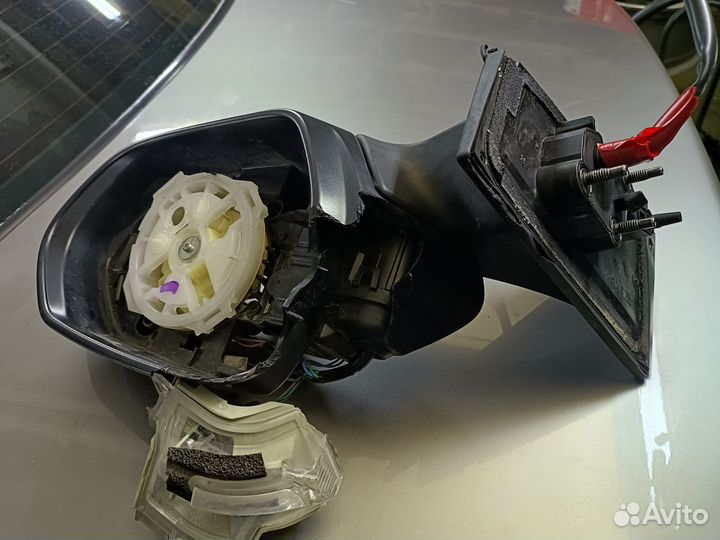 Правое зеркало prius 51