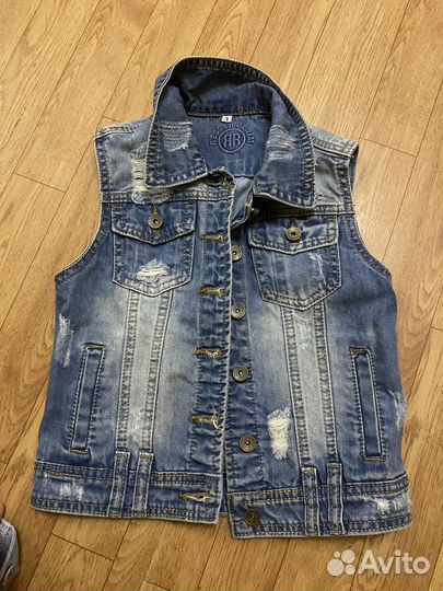 Джинсовая жилетка