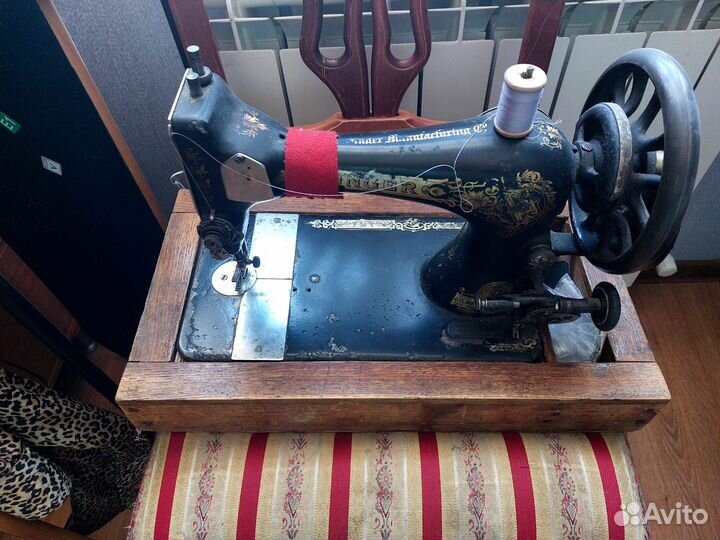 Швейная машина Zinger