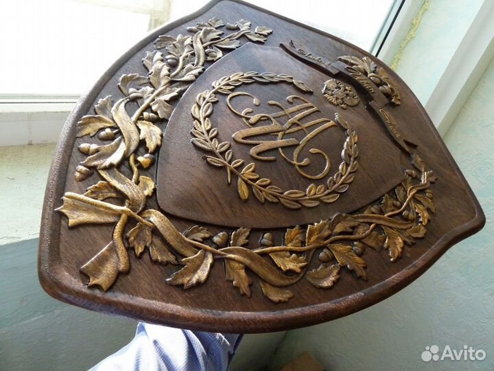 Семейный фамильный герб из ценных пород дерева