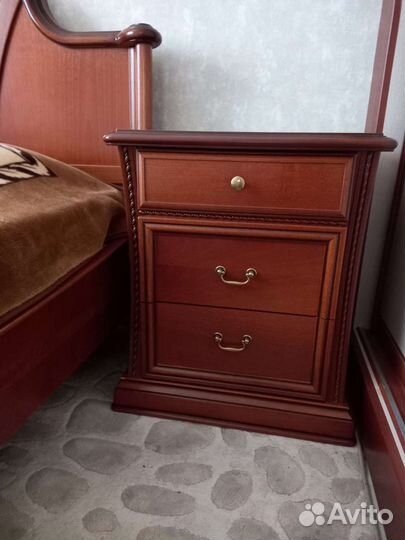 Тумба прикроватная массив