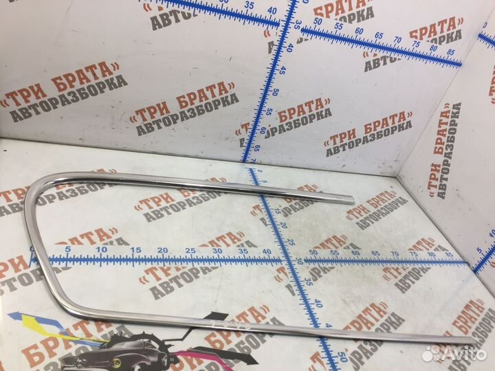 Молдинг форточки задней левой 3C9953345