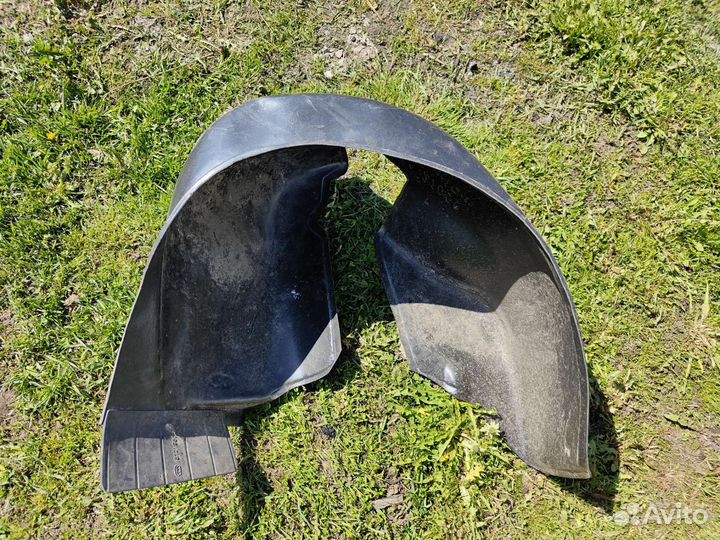 Подкрылок передний правый 2108 21099