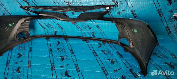 Передний бампер Камри 70 без омывателей Оригинал