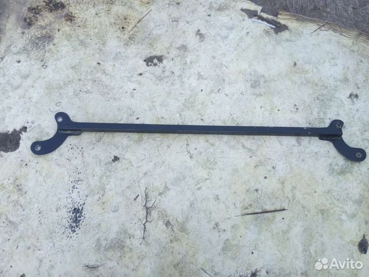 Распорка передних стоек тойота