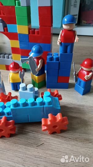 Конструктор пластмассовый