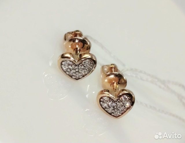 Золотые серьги с камнем