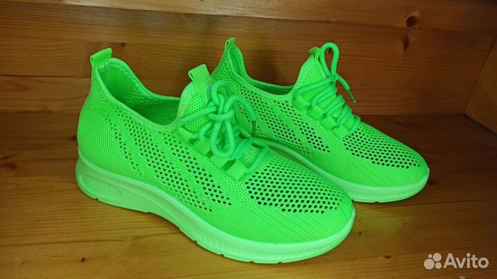 Кроссовки женские летние