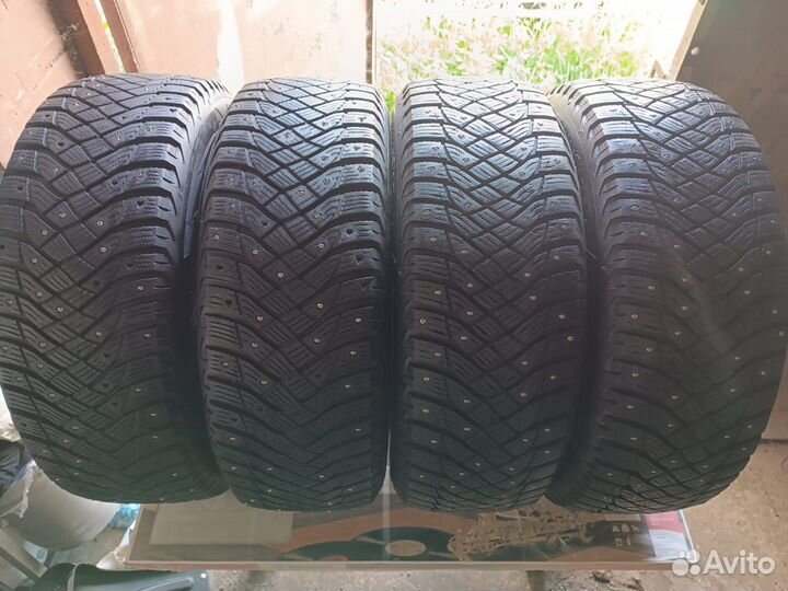 Goodyear Ultra Grip Ice Arctic 2 215/60 R16 99T