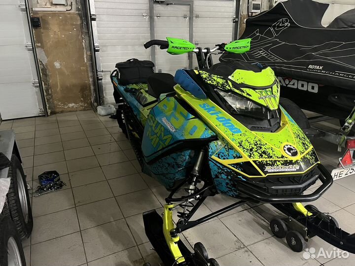 Снегоход BRP ski-doo summit 850