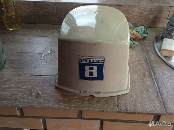 Крышка от лодочного мотора ветерок 8М