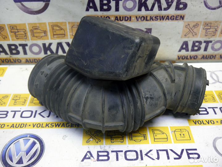 Патрубок воздушного фильтра резиновый Вольво S80 X