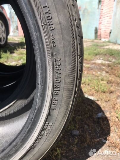 Toyo DRB 225/40 R18 88W