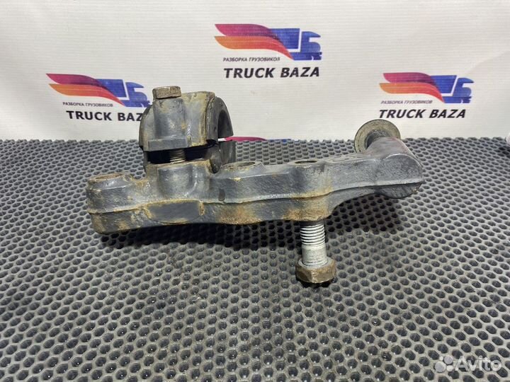 Кронштейн амортизатора нижний левый