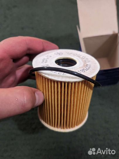 Фильтр масляный Volvo 1275810