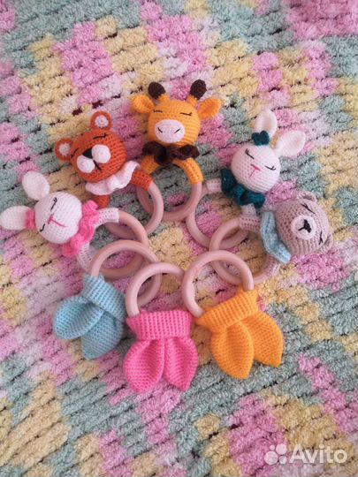 Деревянный прорезыватель-погремушка