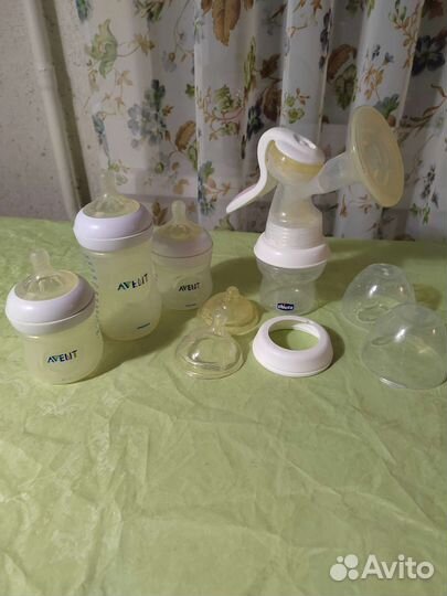 Молокоотсос ручной Сhicco. Бутылочки avent 3 шт