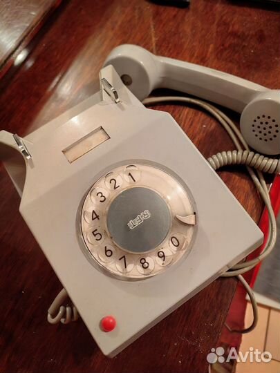 Старый телефон