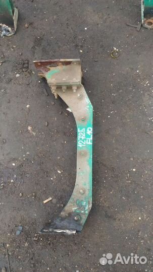 Траверса рамы поперечная кпп 1621195 Volvo FL10