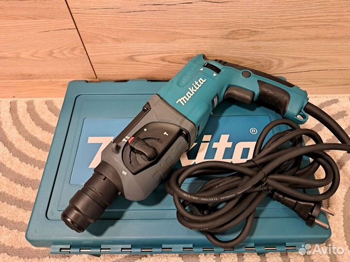 Перфоратор Makita HR2470