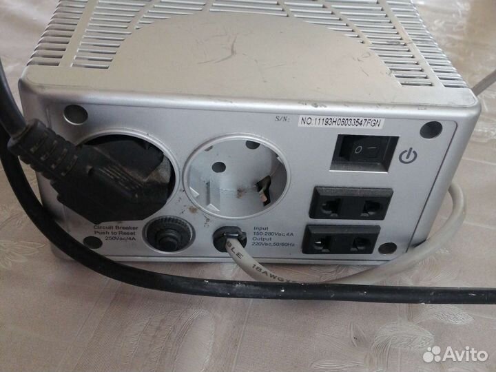 Стабилизатор напряжения