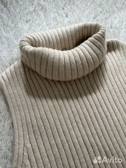 Жилетка безрукавка с горлом H&M