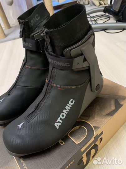 Лыжные ботинки коньковые 42 размер Atomic pro s2