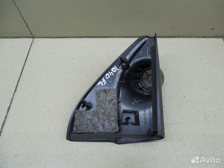 Крышка зеркала внутренняя левая Hi Lux 2015