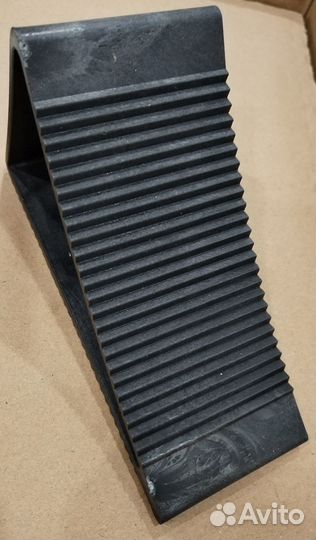 Упор (башмак) противооткатный, пластиковый