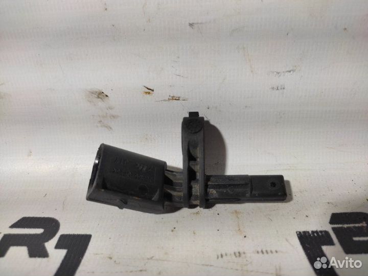 Датчик ABS передний правый Vw Tiguan 5N cczc 2011