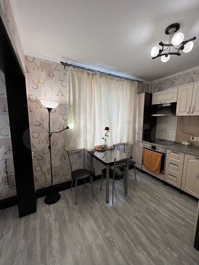 2-к. квартира, 50 м², 8/10 эт.