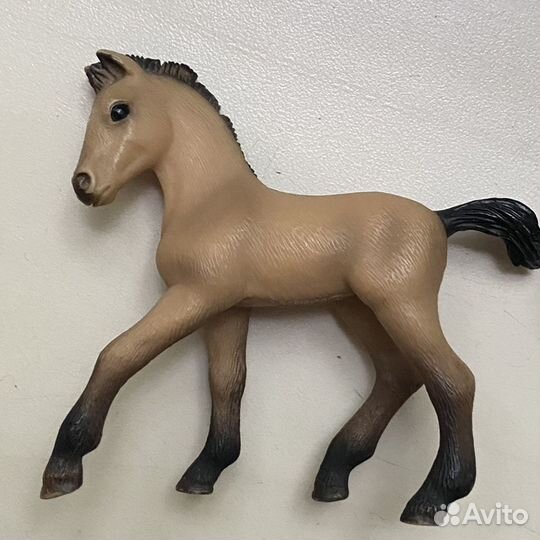 Фигурки лошадей schleich