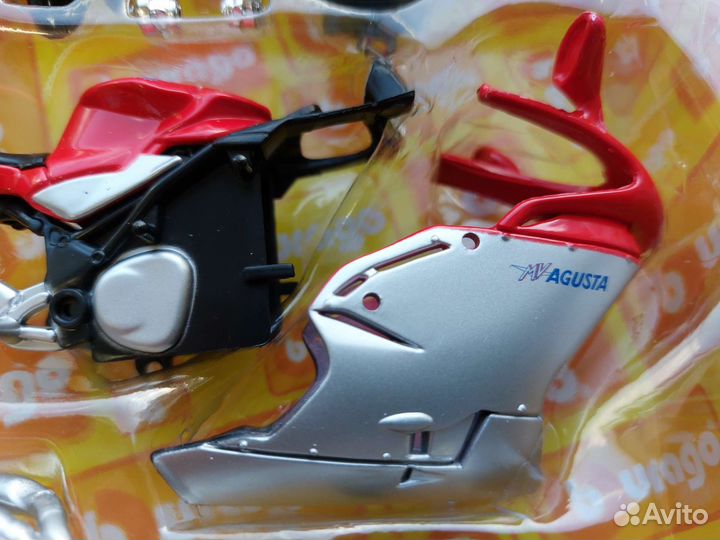 Сборная модель мотоцикла MV Agusta F4S 1:18