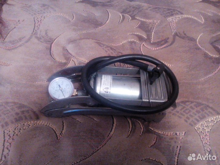 Насос автомобильный ножной, щётка для снега