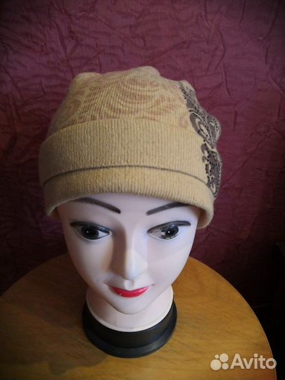 Шапка осенняя б/у