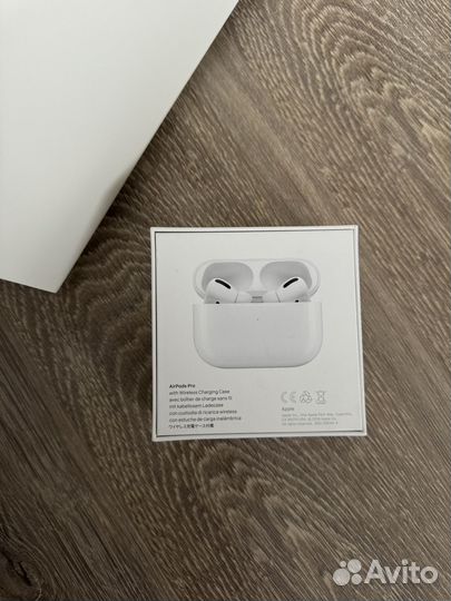 Беспроводные наушники Apple AirPods Pro 1