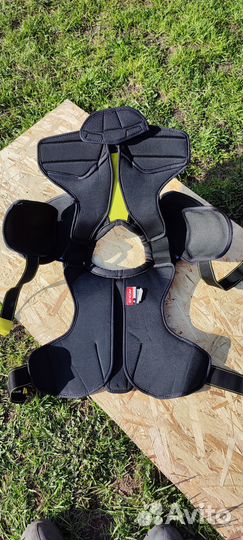 Нагрудник хоккейный CCM 9060 SR