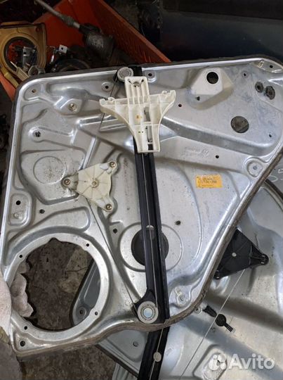 Задний левый стеклоподъемник Volkswagen passat B5