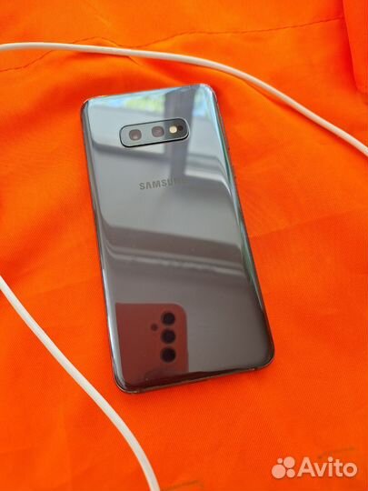 Samsung Galaxy S10, 6/128 ГБ