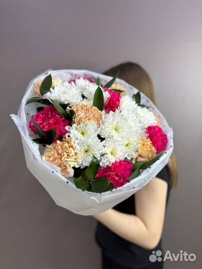 Букет из хризантемы и диантуса