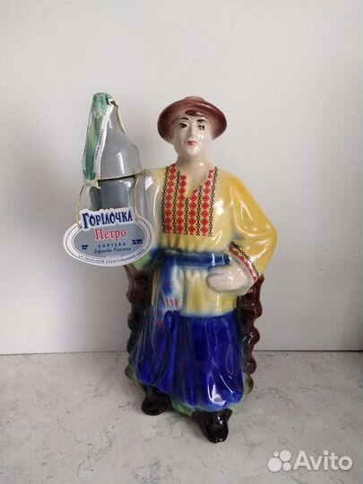 Фарфоровый штоф - статуэтка Хохол