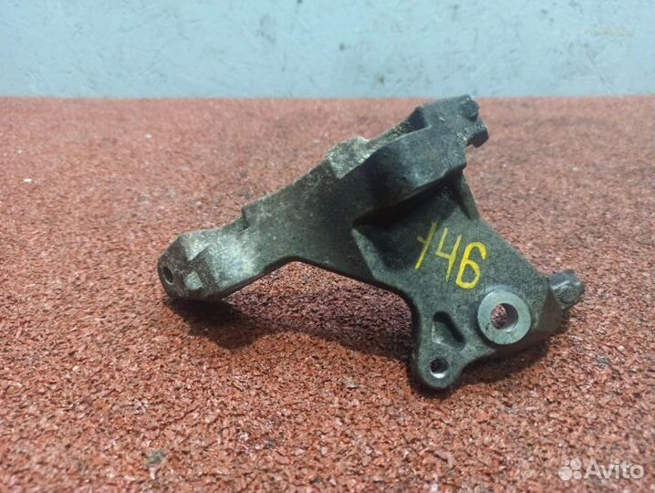 Кронштейн компрессора Infiniti Fx35